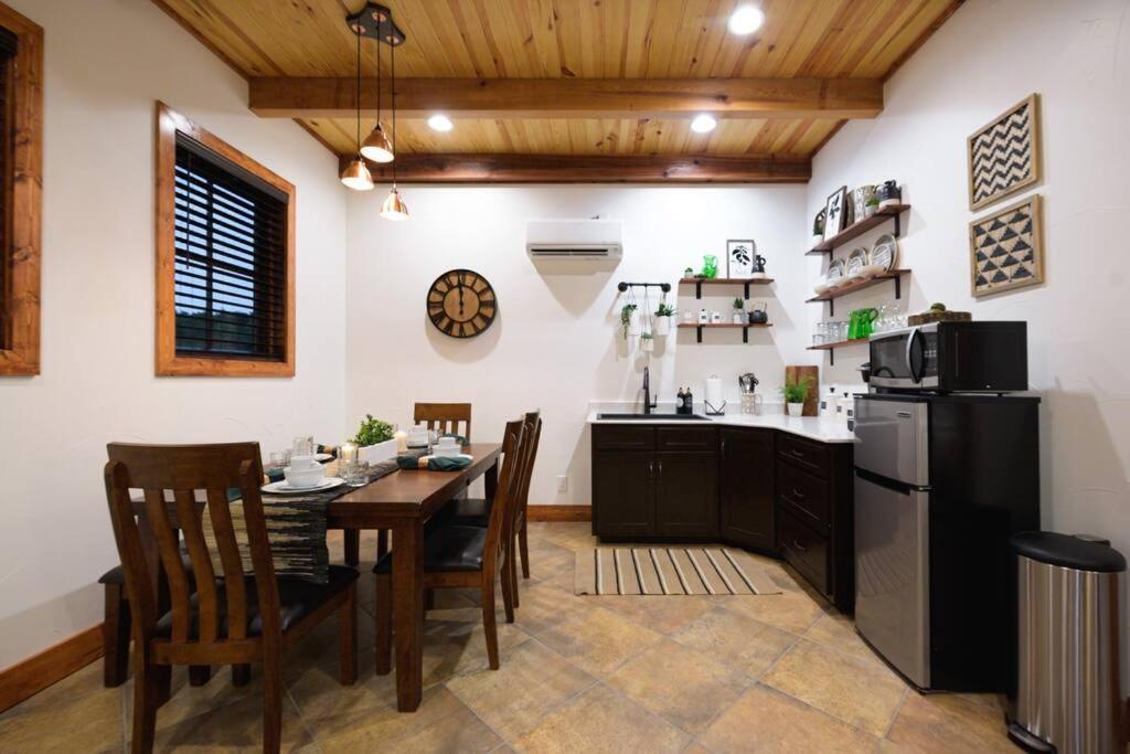 Little Dutch Cabin #3 - 12 Min To Magnolia-Baylor Bellmead Ngoại thất bức ảnh