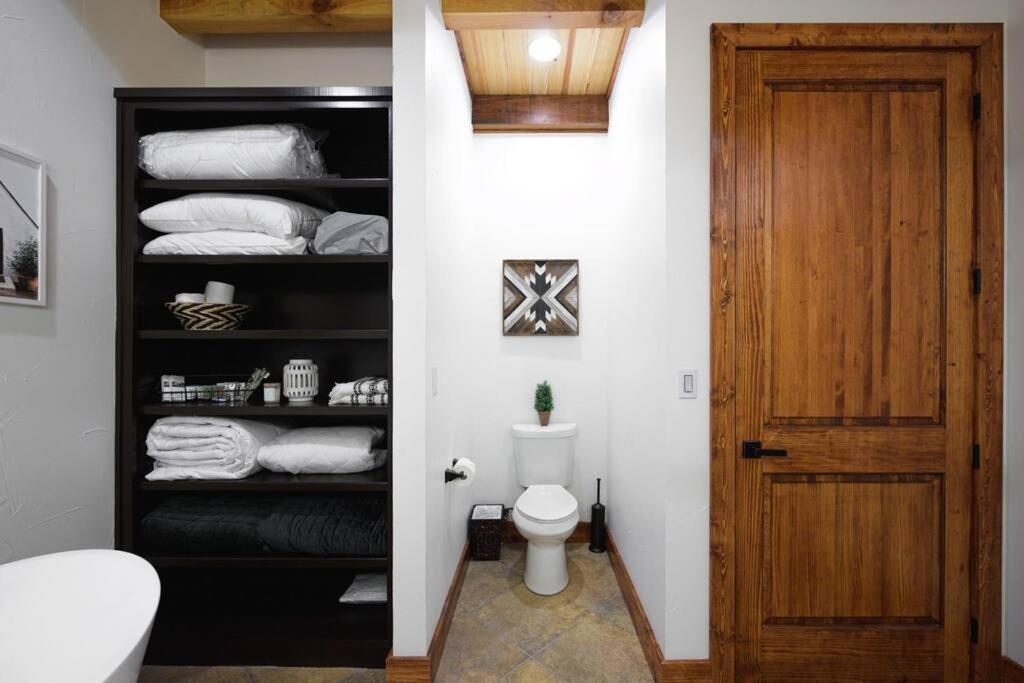 Little Dutch Cabin #3 - 12 Min To Magnolia-Baylor Bellmead Ngoại thất bức ảnh