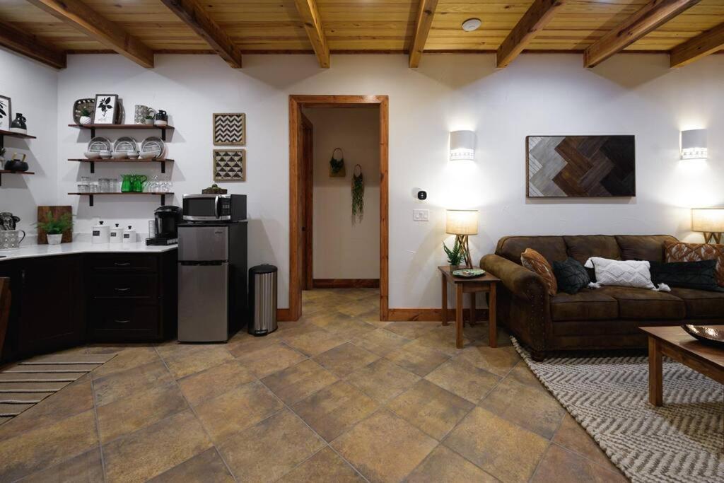 Little Dutch Cabin #3 - 12 Min To Magnolia-Baylor Bellmead Ngoại thất bức ảnh